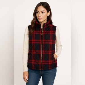 Croft & Barrow Women’s Red & Blue Plaid Quilted Zip Vest 🌟